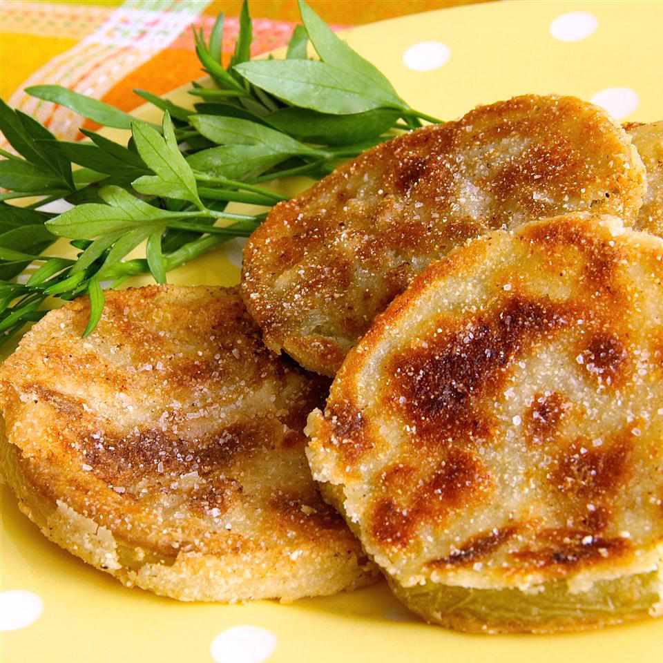 Mawmaw's Simple Fried Green Tomatoes