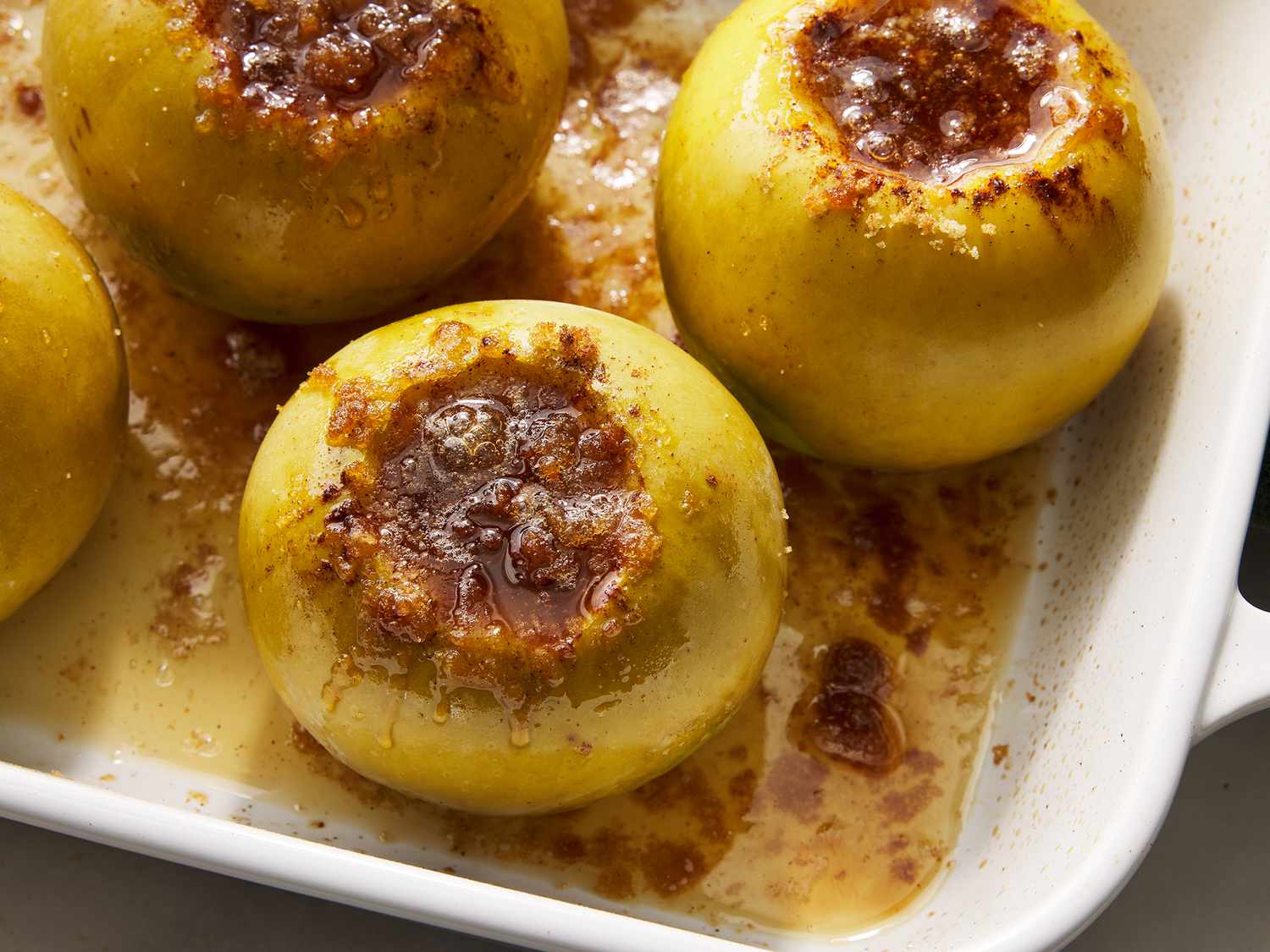 Close up on a baking dish of baked apples