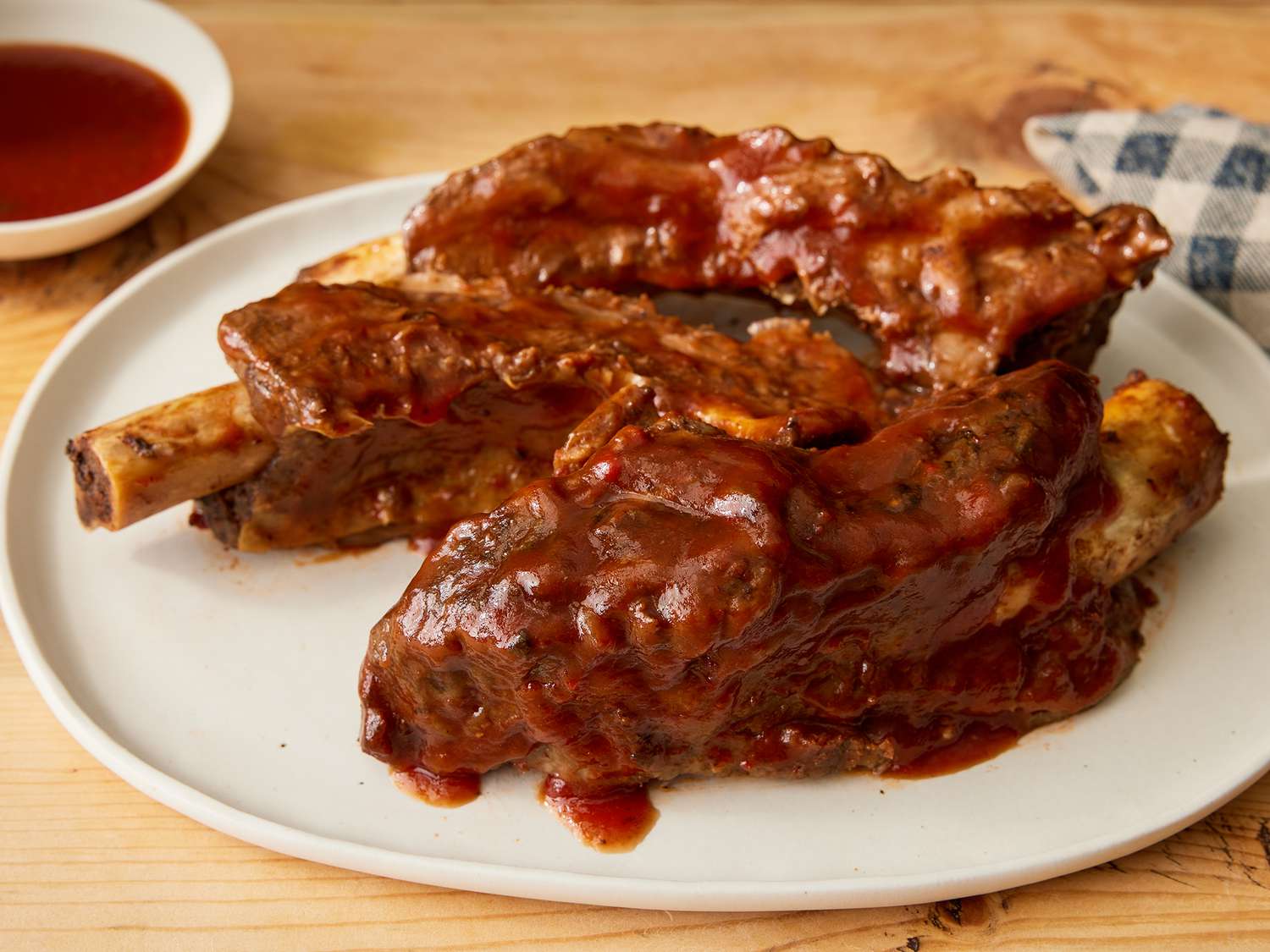 Close up on a plate of slow cooker bbq beef ribs
